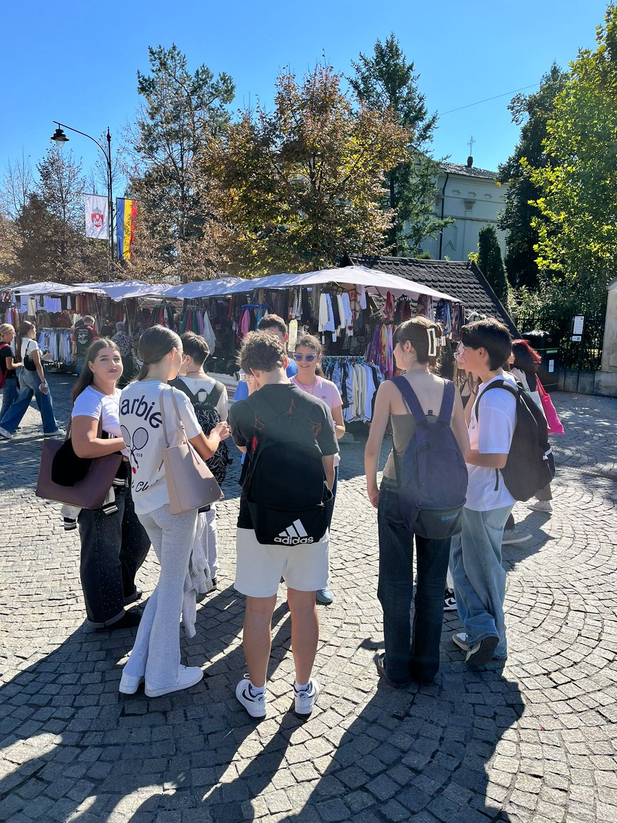 EuroDEMOS's tweet photo. 🗣Tinerii motiveaza tinerii pentru #participarea activa la viata comunitatii, o activitate a proiectului #PACT - Participa Activ pentru Comunitatea Ta!
#tineri #educatiecivica #comunitatimaibune #dialogstructurat #valoridemocratice
Proiect #EuroDEMOS cofinanțat de Municipiul Iasi https://t.co/yQiUWu3bYn