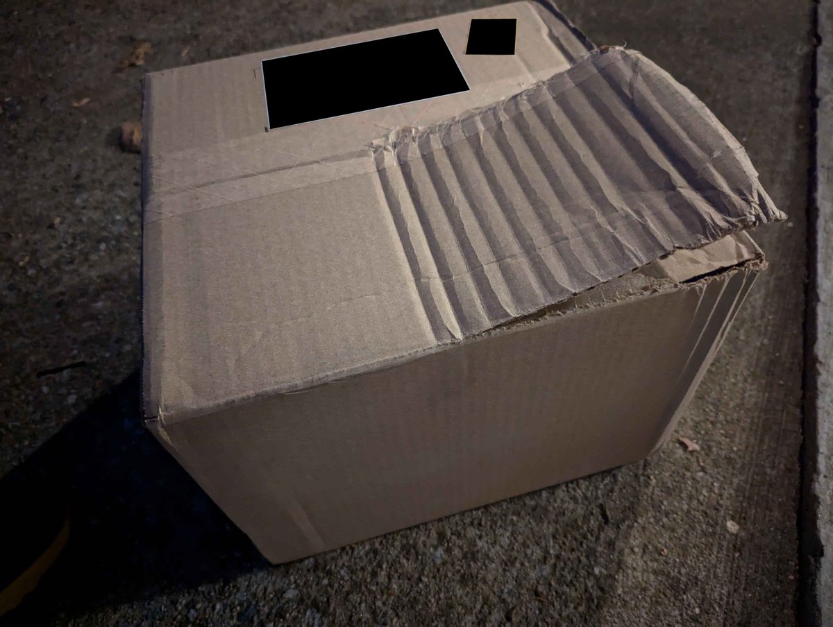 theinfinitemyth's tweet photo. @FedExHelp this is absolutely unacceptable. It's clear as day someone in your org attempted to peek at the contents of my package somewhere between the company sending the products, and myself. No way does the box look like this under normal handling. I'm irate. DO BETTER!!! https://t.co/nx6YF6HHNd