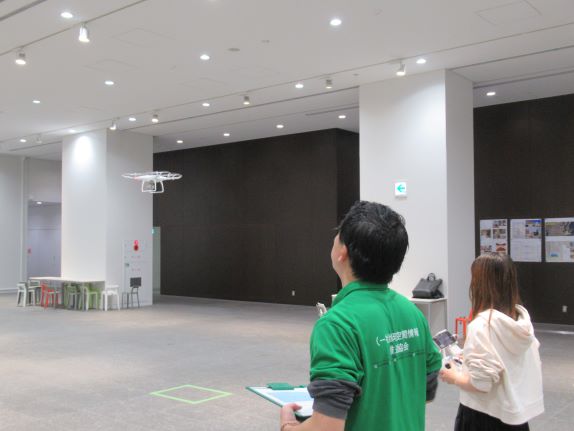 NSCiconstructi1's tweet photo. 新星コンサルタントの操縦士はGIAP主催の日大操縦練習会に講師として参加しました。
お問合せ・ご質問等は弊社HPをご覧下さい。
https://t.co/7S8hWJKm8O
#練習会
#日本大学
#操縦士
#講師
#UAV
#GIAP
#新星コンサルタント
#調査部
#ict
#ictアドバイザー https://t.co/4eVqQbgr8u