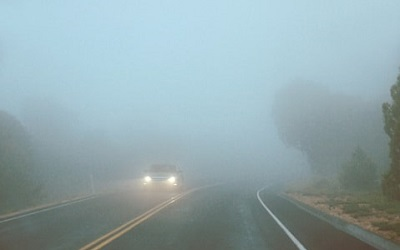 SSFInsurance's tweet image. Driving in fog, dust storms, or sandstorms is dangerous, even for experienced drivers. Learn what to do if you're caught on the road when one starts. bit.ly/4ijjtbg