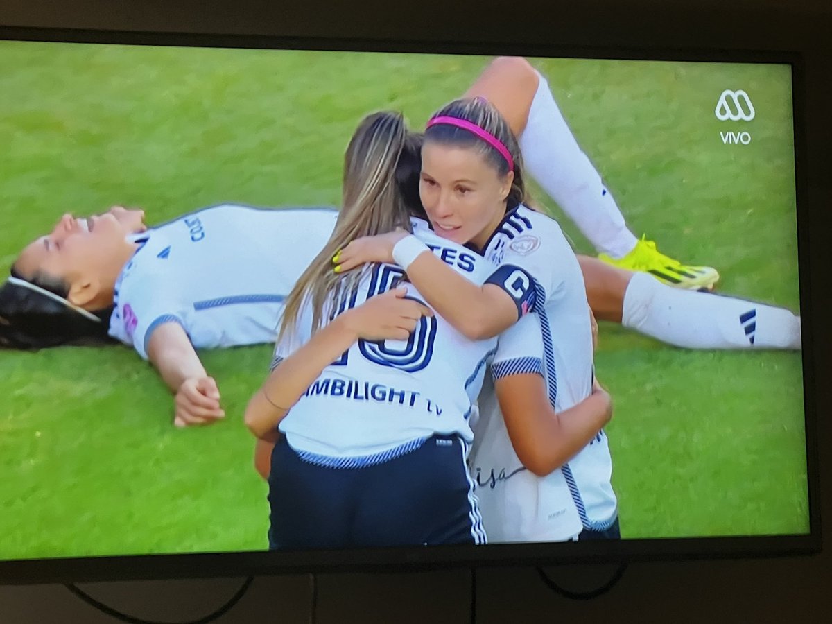 LaCon_Sentida's tweet photo. Campeón, Campeón, campeón hay uno solo SE LLAMA COLO COLO… quien es ?
EL ETERNO CAMPEÓN !! 🎵🎶🎵🎶🎵
TRI CAMPEONAS 🖤🤍
#albas
#VamosAlbas
#VamosColoColoCTM
#VamosColoColo
#FinalDeCampeonato
#VamosLasAlbas https://t.co/zYHBz8k8u6