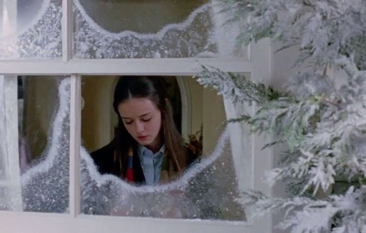 thinkergilmore's tweet photo. winter in stars hollow, gilmore girls https://t.co/PFt6VZWSZK