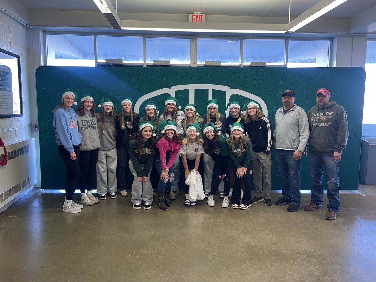 Went to the OU WBB game today for team bonding! 
Come support us at home vs. River Valley tomorrow!! JV starts at 6 and varsity will follow!@ABulldog19 🏀💚