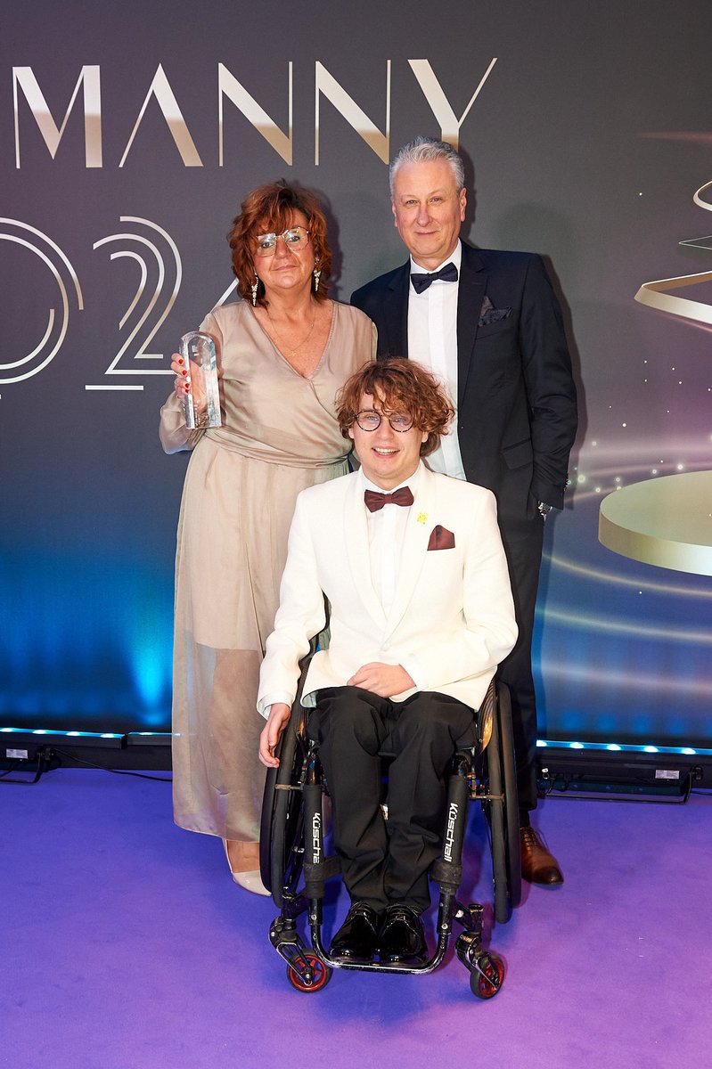 Chciałbym z całego serca podziękować Wam za wsparcie, za każdy oddany głos w plebiscycie i za to, że jesteście częścią tej drogi. Dzięki Wam wiem, że to dopiero początek wielkich rzeczy, które przed nami! Dziękuję, że mogę dzielić te chwile z Wami. 🫶

foto: Adrian Stykowski