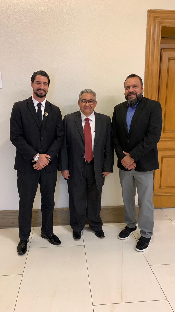 CIMESAC's tweet photo. #CIMESAC presente en la entrega del reconocimiento al Ing. Fernando Peña Ninomiya en manos de #FECIME https://t.co/hKk6Dn477t