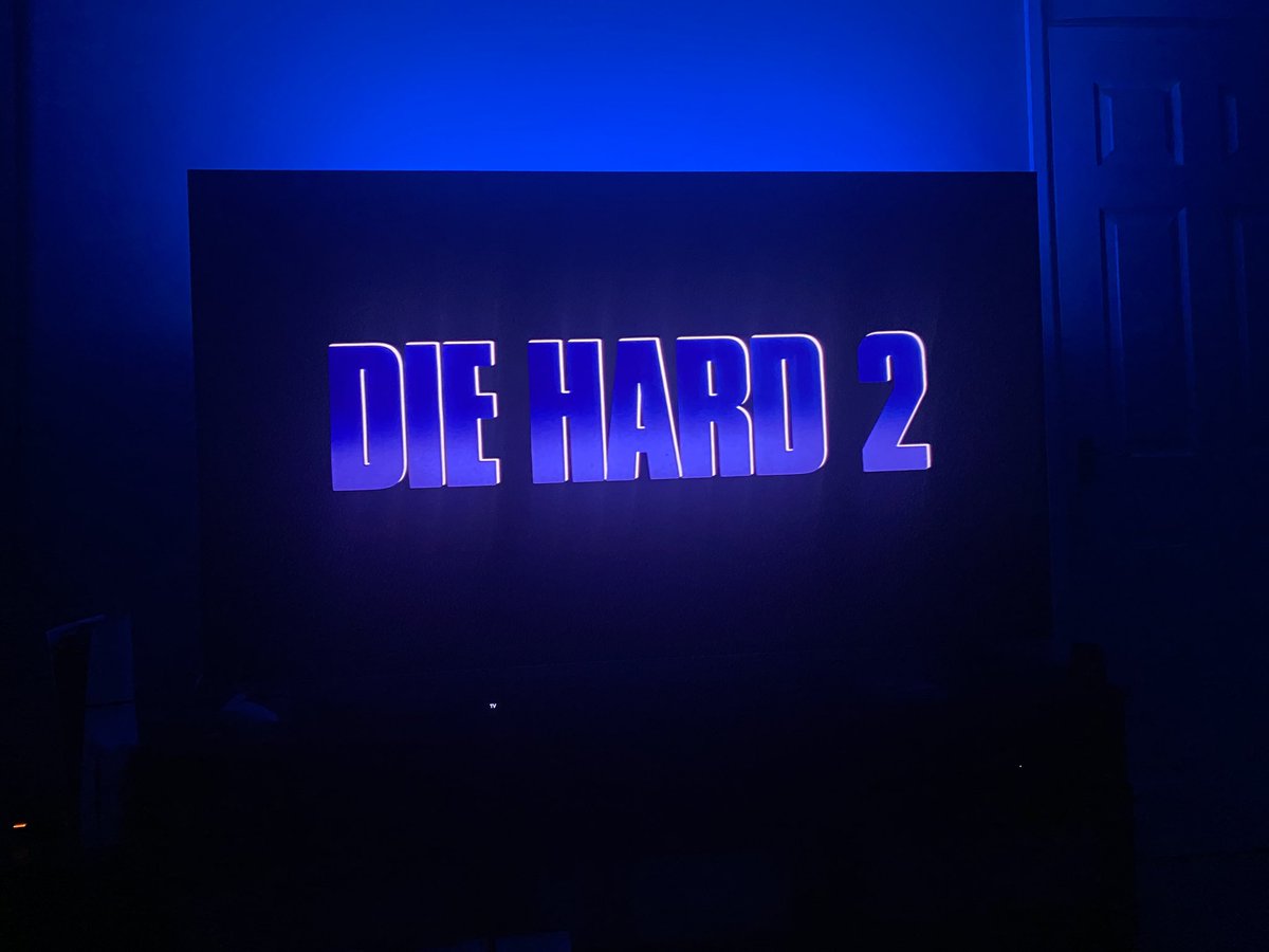 siebenseagal1's tweet photo. Tonight’s entertainment. https://t.co/FzKz5RrP9n