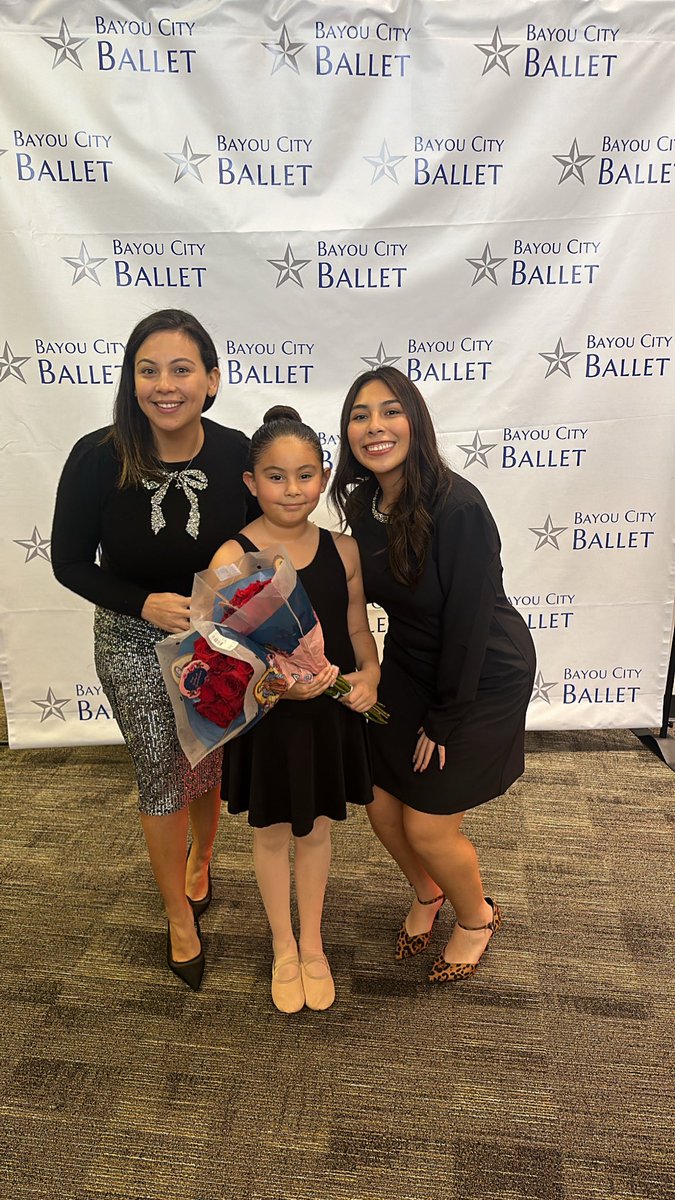 marizyrealtor's tweet photo. “Congratulations to my niece for being part of the Alief Community Nutcracker with Bayou City Ballet! 🌟 She was beyond excited, and we’re all so proud of her. Thank you to the FineArts Department for the opportunity. 🎉🩰 #ProudTía #NutcrackerMagic” 
@Martin_Mustangs https://t.co/D2mBBkvfho