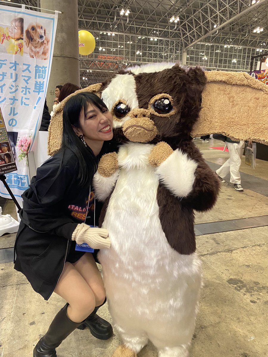 haemi_eika's tweet photo. コミコンってどの瞬間切り取っても最高に笑えて楽しかった。

初めてのコミコンでしたがOSMANDメンバーとして参加させてもらえて幸せで胸がいっぱいの時間になりました。

OSMANDは私の大好きな場所です。愛が溢れて困っちゃうネェ！ https://t.co/KTDeArABF7