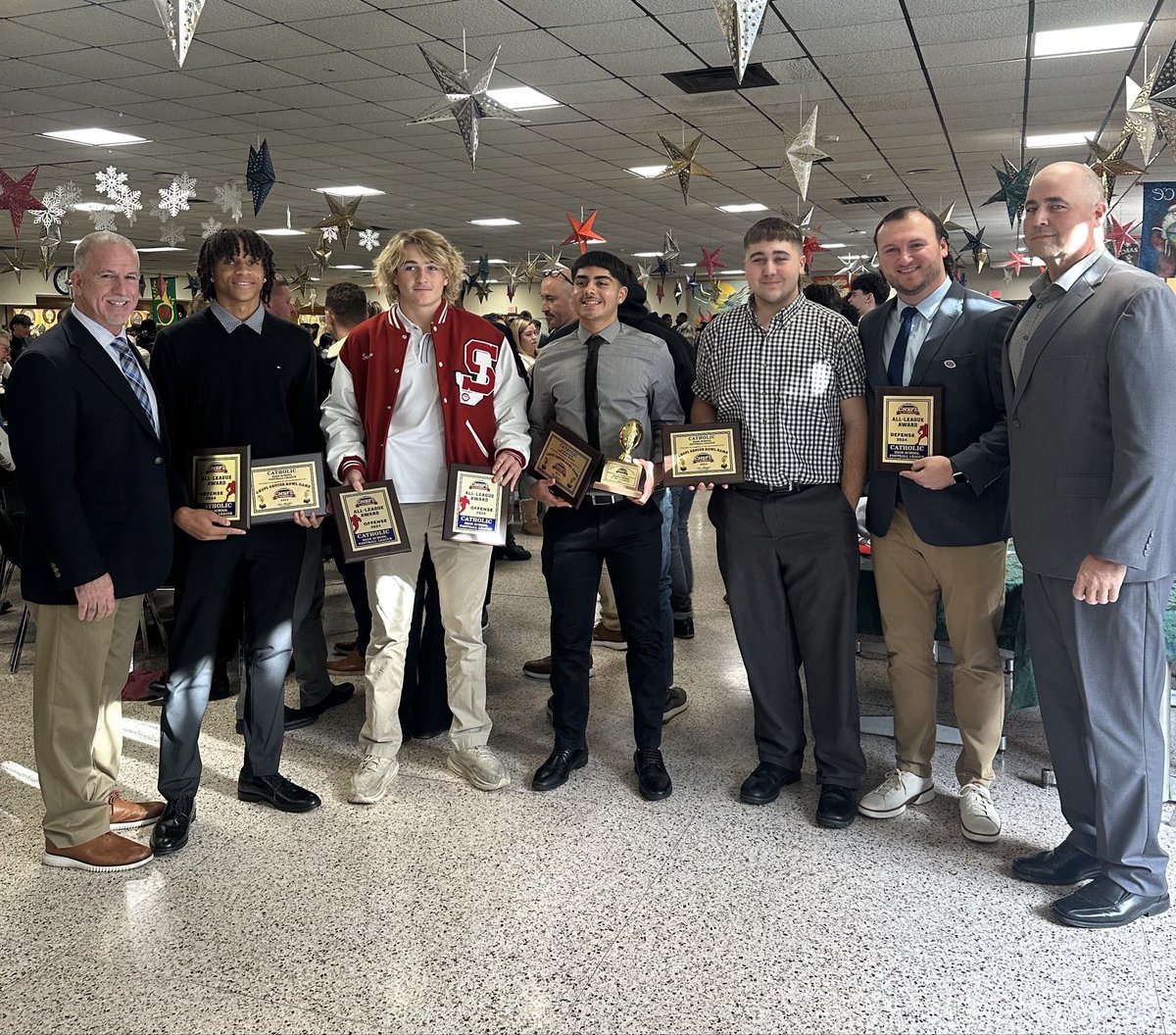 Congratulations to Maxwell Bowers, Joseph Rivera, Jayden Miller, Logan Asbell and Brayden Mangan who received there awards at the CHSFL Championship breakfast. The boys also participated in this year’s senior bowl. Great job boys!!