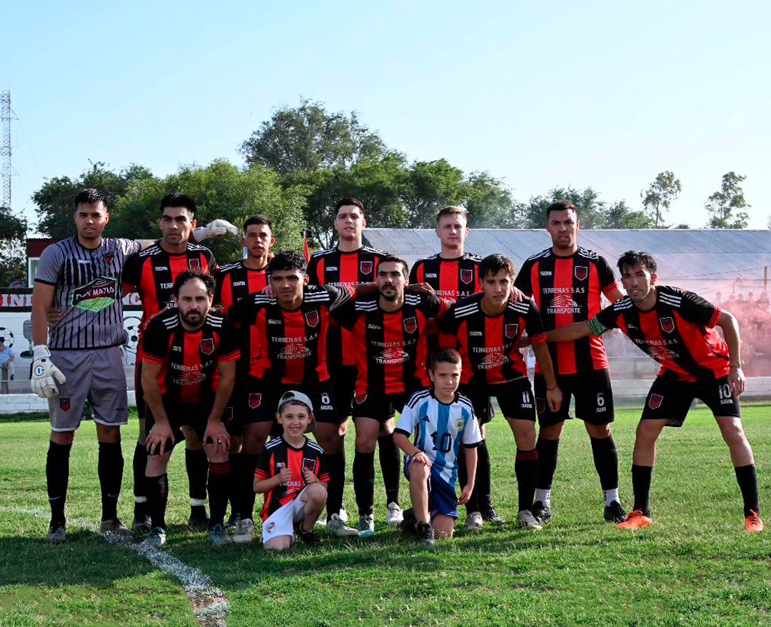 Gracias a este grupo que supo representar de gran manera al club. Lamentablemente esta vez no se dió (o no quisieron que se nos dé) pero el fútbol siempre da revancha.
Tengan la cabeza en alto y sepan que la hinchada está muy orgullosa de cada uno de ustedes .