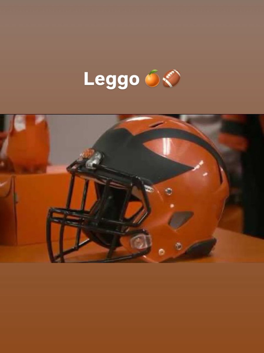 Grants1415's tweet photo. Vols new helmets for the OSU game @stoolpresidente https://t.co/NgfHYCBGhs