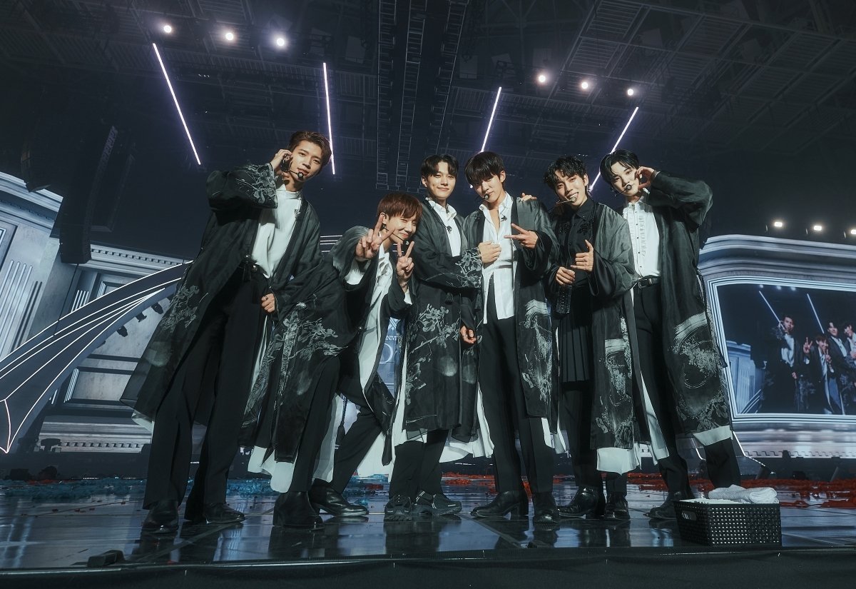 AlwaysIFNT69's tweet photo. ['K팝 레전드' 인피니트, 15주년 콘서트 성료→3월 컴백 발표]

인피니트는 오랜 시간 함께해준 팬들에 대한 애정 어린 마음을 덧붙였고, 울컥한 듯 다함께 눈물을 펑펑 쏟는 모습으로 뭉클함을 안겼다.

https://t.co/gTFgShvd5o

#인피니트 #INFINITE #LIMITED_EDITION https://t.co/ihMwYpvCOj