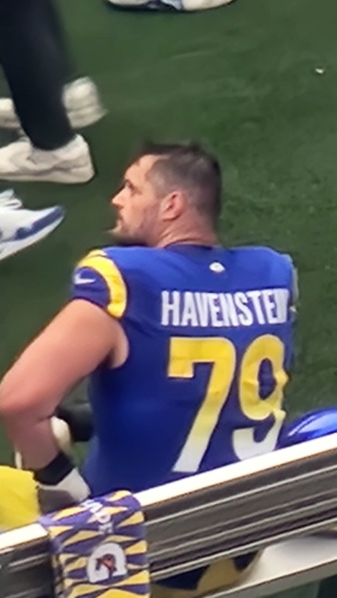 llichtl's tweet image. Good to have BIG #RobHavenstein back on the field.  A staple on the Rams offensive line.