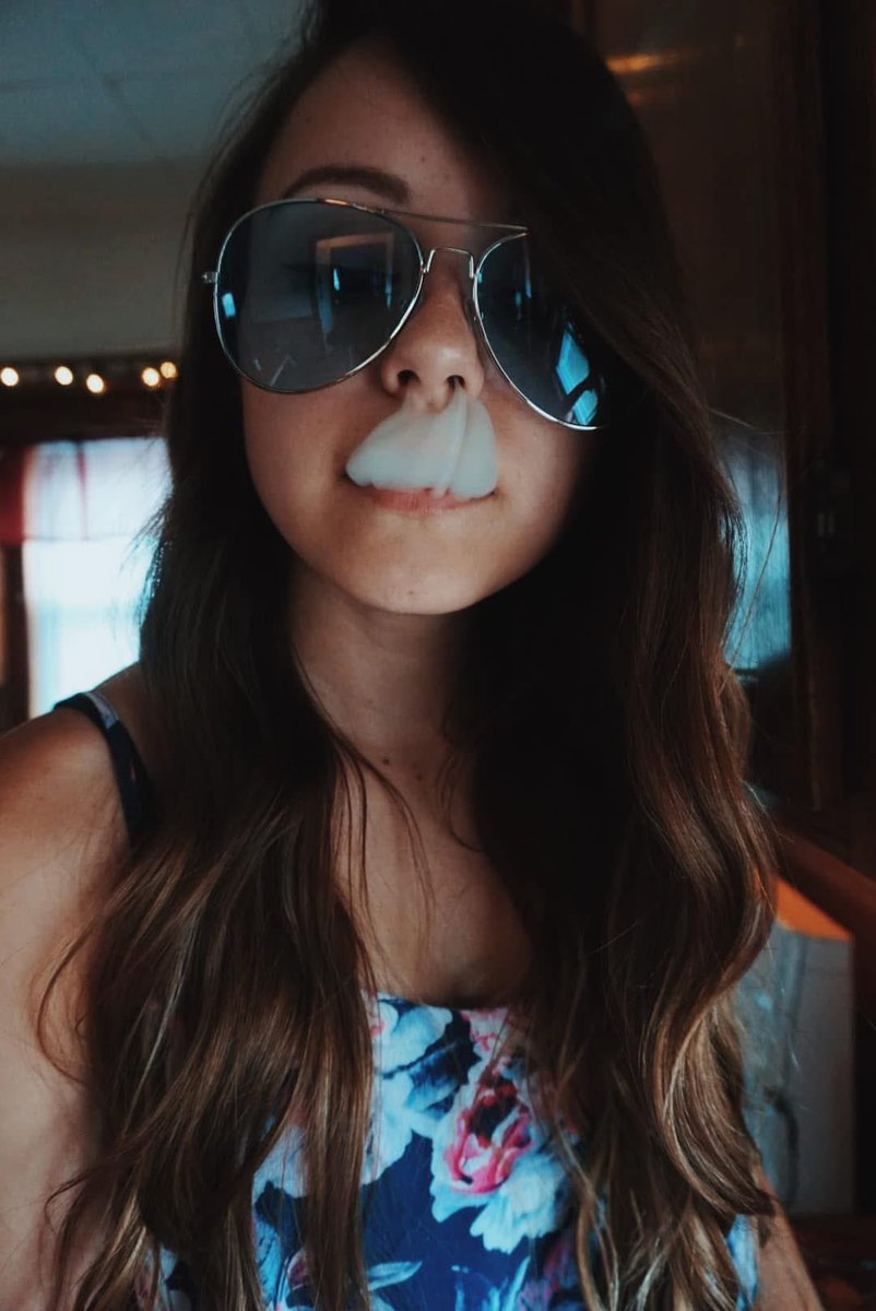 sasha_cristine's tweet photo. Sundaze are for getting Stoney. 😶‍🌫️💨

#cannabis #smokeweed #maryjane #ganjababes #selfcare #stayhigh https://t.co/HWI9A4XxiJ