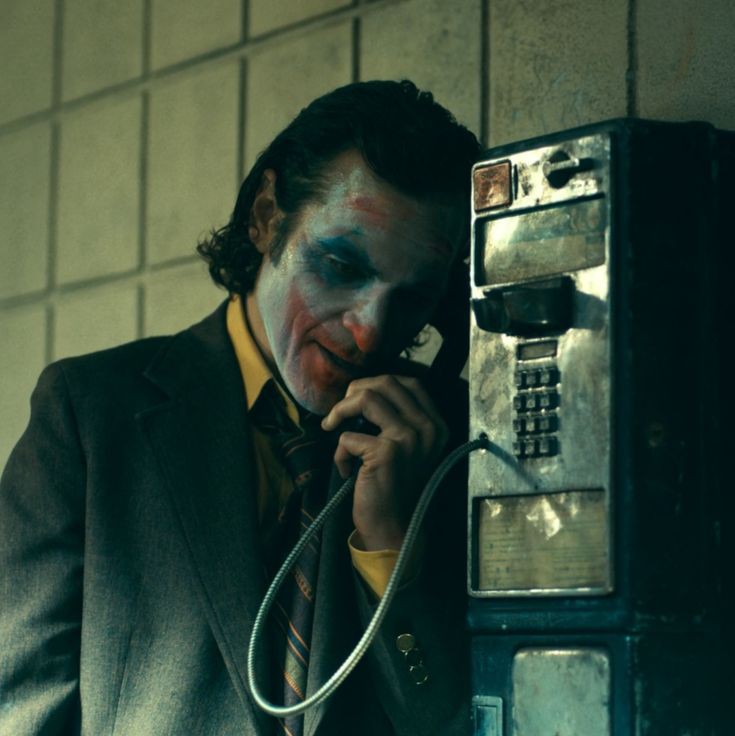 DailyJokerFleck's tweet photo. #arthurfleck #joker ❤ https://t.co/mvCbowlpWn