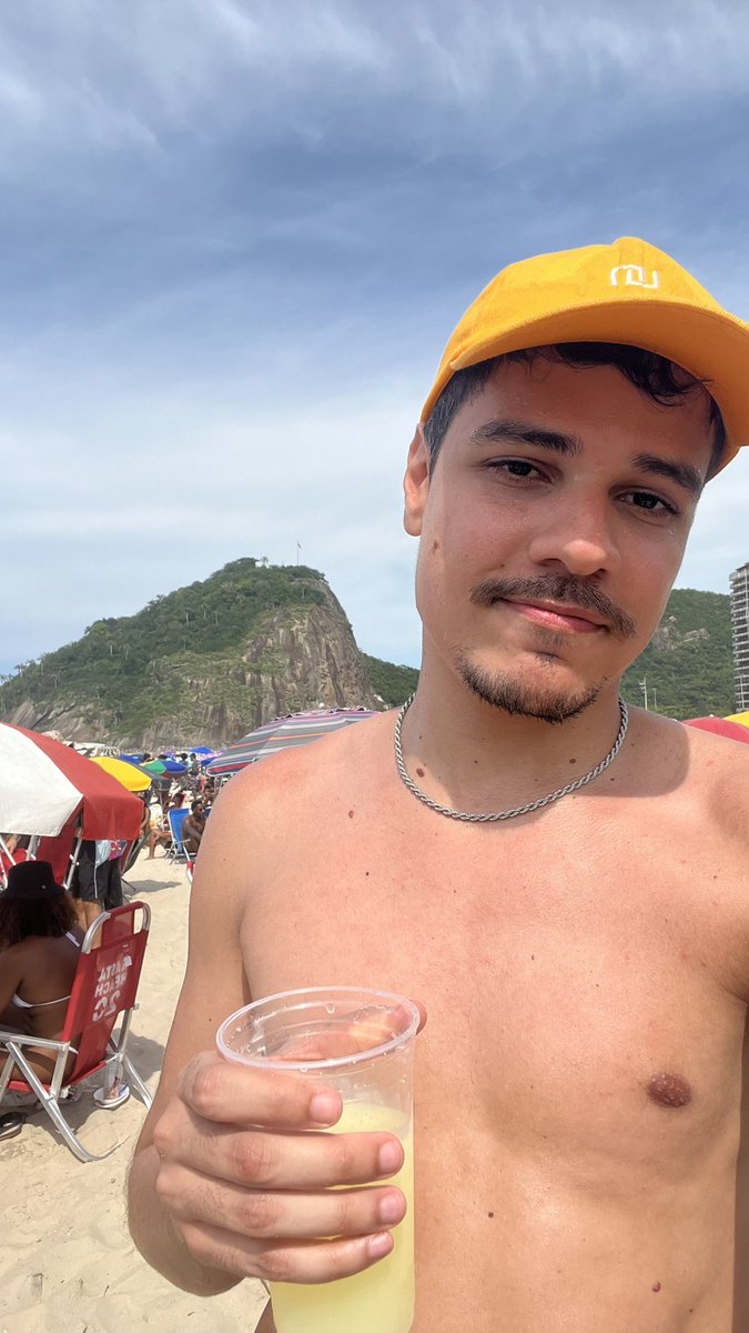 Oseiasb's tweet photo. Deu praia no findi #errejota #rastabeach https://t.co/O9BEfs8xwn