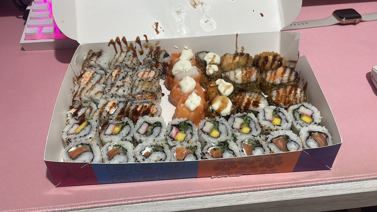 kimnamedicina's tweet image. mds eu amo dia de pagamento (do meu namorado