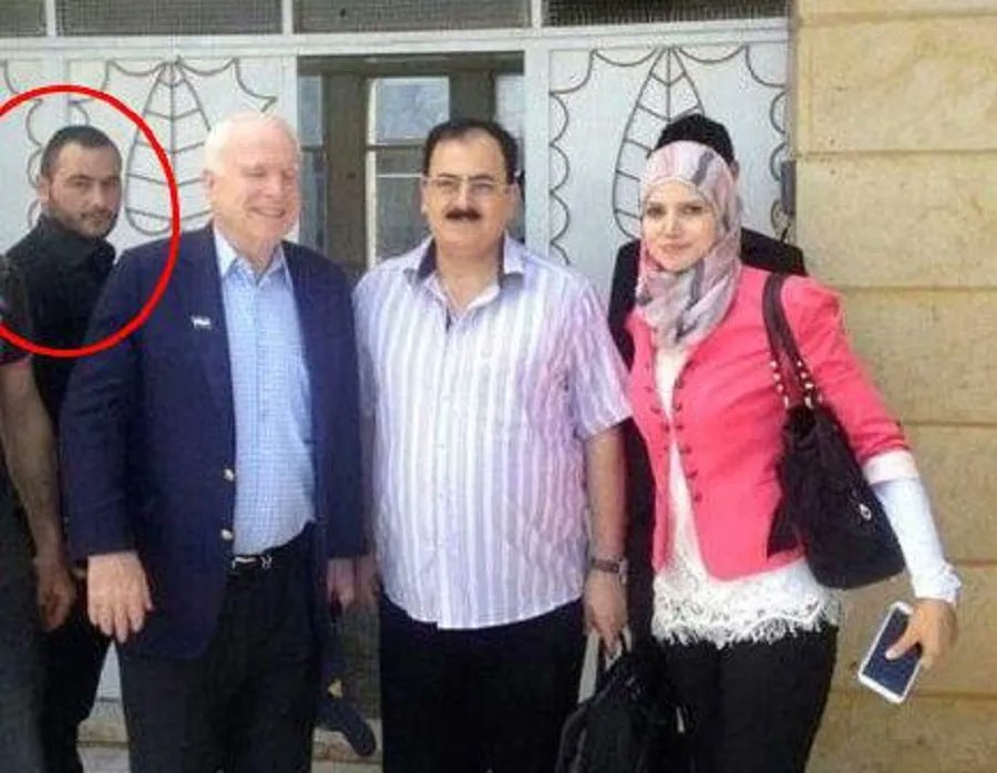 Obama y la guerra en Siria: En 2011, el apoyo de EE. UU. a los rebeldes sirios contra Assad, un régimen laico que protegía a las minorías como cristianos, druzos y chiítas, aceleró la fragmentación del país y permitió el auge de facciones radicales como ISIS y HTS.