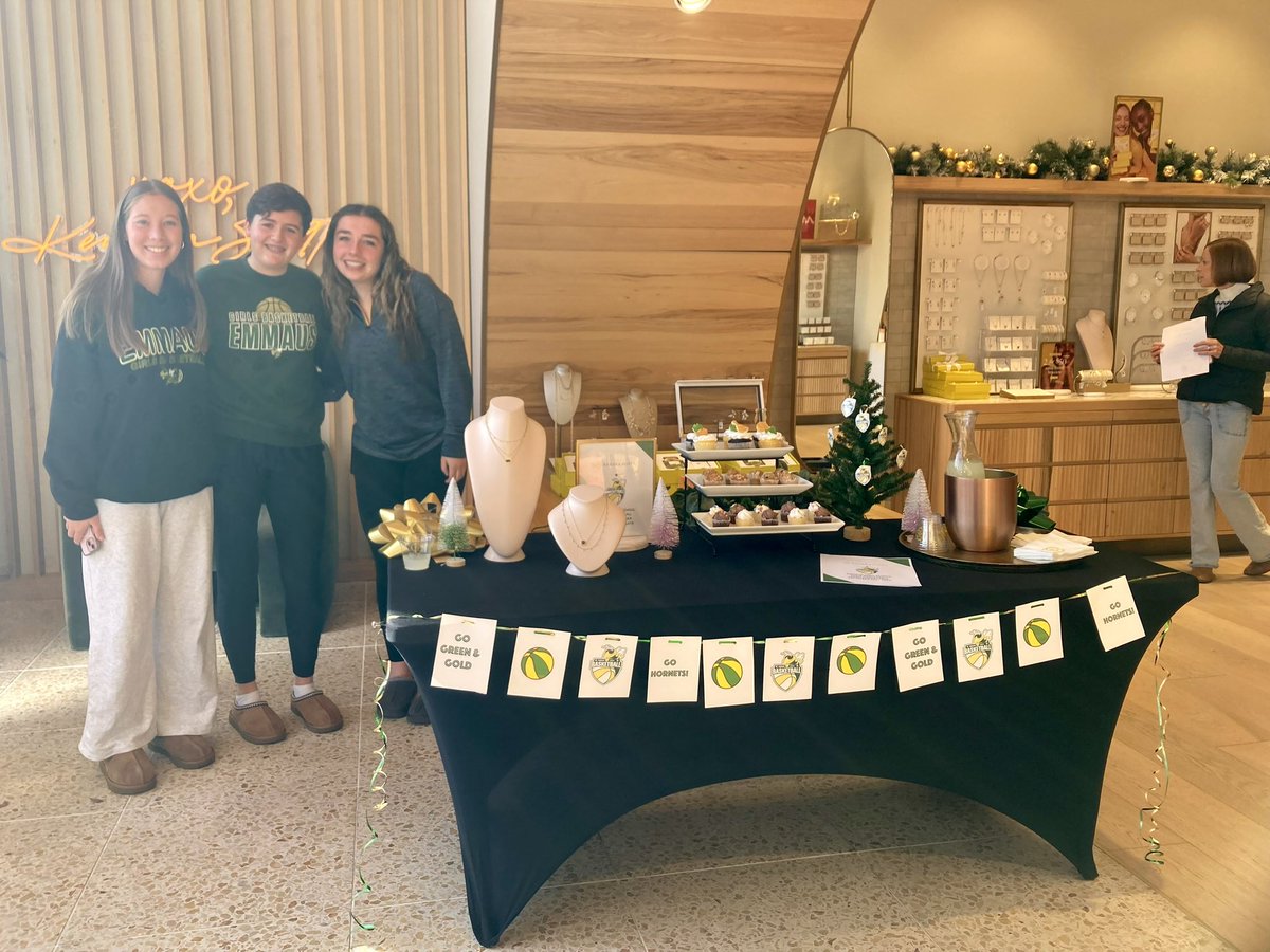 EHSGBB's tweet photo. Don’t miss out on your chance to help support the Emmaus Girls Basketball program with some Kendra Scott jewelry!  Fundraiser closes 12/14/2024, use the code GIVEBACK-HZXUJ at checkout on https://t.co/auxHSHo6Fa to ensure your purchase counts for the fundraiser!  Anyone is eligible to participate, so feel free to share with friends and family! @KendraScott