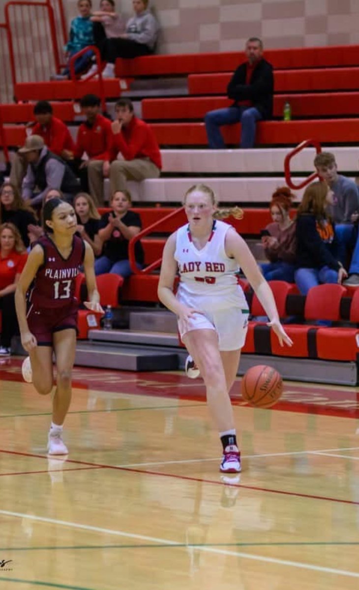 MHKSlamElite's tweet photo. Congratulations to Manhattan Slamβs Kaylee Weltmer from Smith Center High School who recorded 14 points and 8 rebounds in her first varsity game. Way to go Kaylee. #SLAMILY https://t.co/Vx837XZZ3n