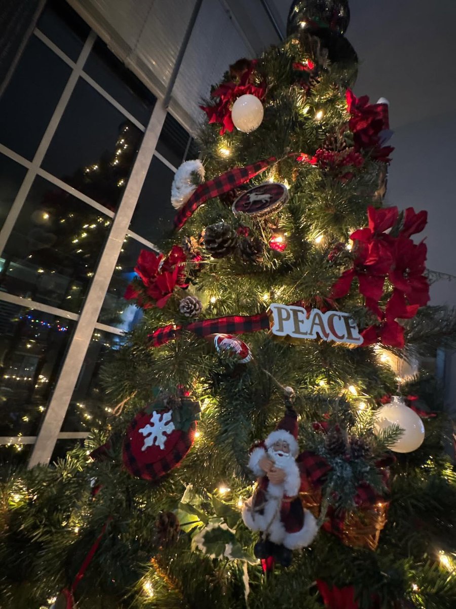 The holiday season hits different when #CollegeFootballPlayoffs are in the air ✨