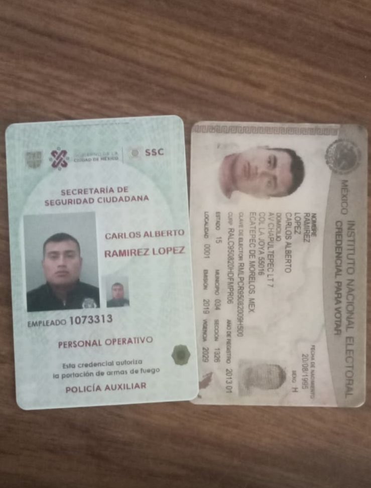 petiteantuan's tweet photo. @SSC_CDMX este oficial dice tener a mi mascota que se extravió pero me pide $1500 para entregármelo pero no me da pruebas de que lo tenga. Ayuda https://t.co/JcntipMkaT