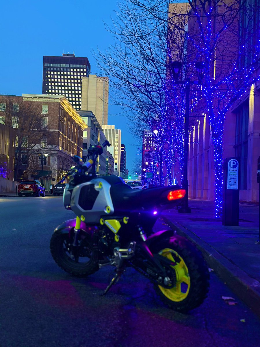 ImKola_'s tweet photo. Little chill night ride https://t.co/Mc0UkuGc9g