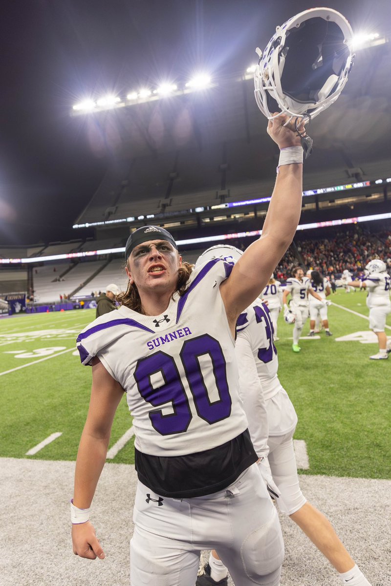 ShaunGriffith90's tweet photo. STATE CHAMPS BABY!!! @SumnerFootball https://t.co/TGIuS4pCko