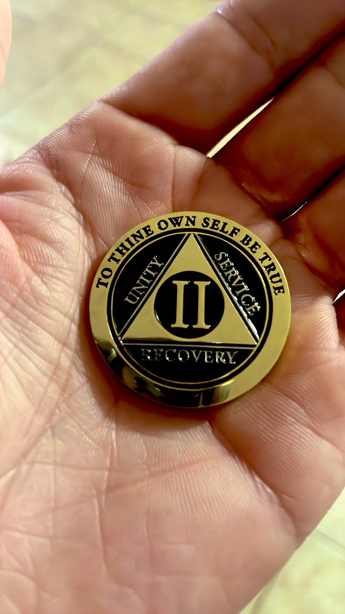 AnthonyvanAtten's tweet photo. today i complete 2 years sober off drugs and alcohol. 

i could not have done it without this beautiful woman by my side, for her believing in me even when i was most difficult to believe in and at my worst. 

this as a win for me, my relationship, and my family.

god is good. https://t.co/ZowmFll1AH