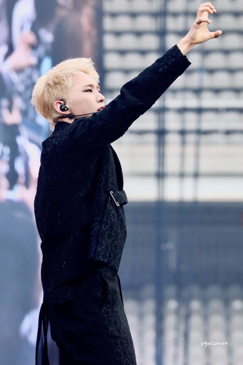 ogwcorwu's tweet photo. 241013 ［RIGHT HERE］ WORLD TOUR IN GOYANG

#세븐틴 #セブンティーン #SEVENTEEN

#호시 #권순영 #순영
#ホシ
#HOSHI https://t.co/PZTmuQpom5