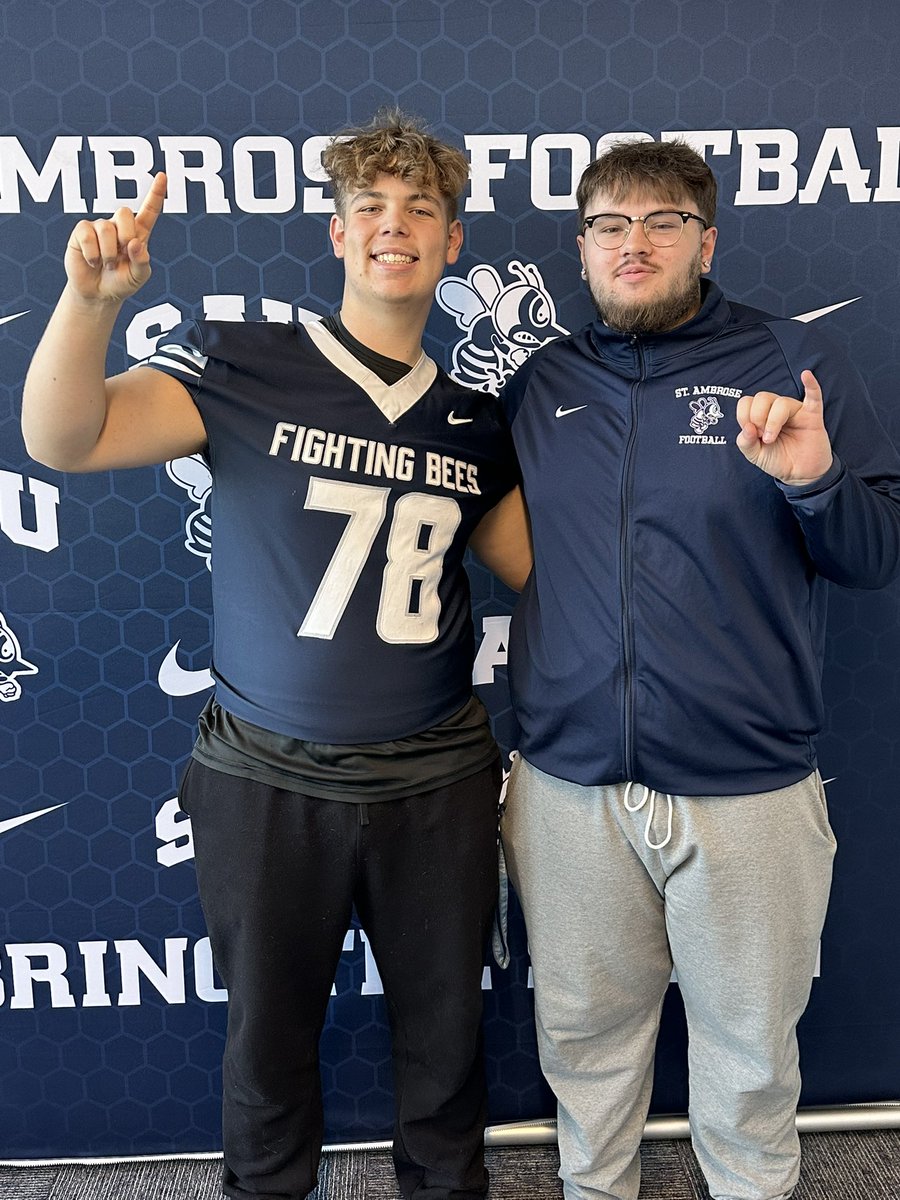 simpson_jake78's tweet photo. After a great visit and fantastic conversation with Coach Watford, I am honored to announce I have received my 6th offer to play at @FightingBeesFB! Also great to see my former teammate @SeanTadel! 

@SAU_CoachQ @FillippSAU @Minooka_Indians @Nook_Bloodline @RecruitTheNook @CoachSaboFIST @FISTFootball @PrepRedzoneIL @EDGYTIM @DeepDishFB @CoachChris_Roll @CoachTello_NCSA