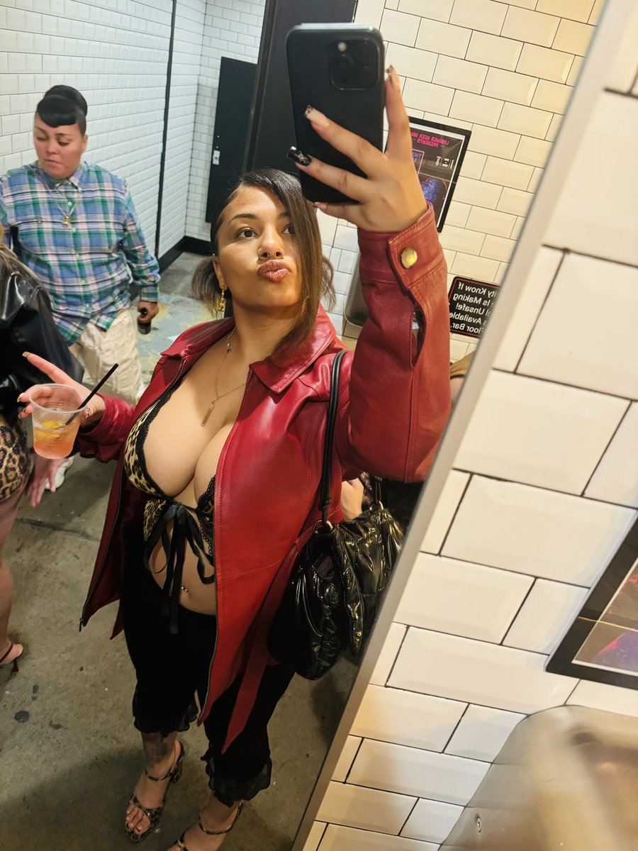 bosscurlz's tweet photo. Just here to drop some pics ✨🐆❤️ https://t.co/GmDzsmEMc0