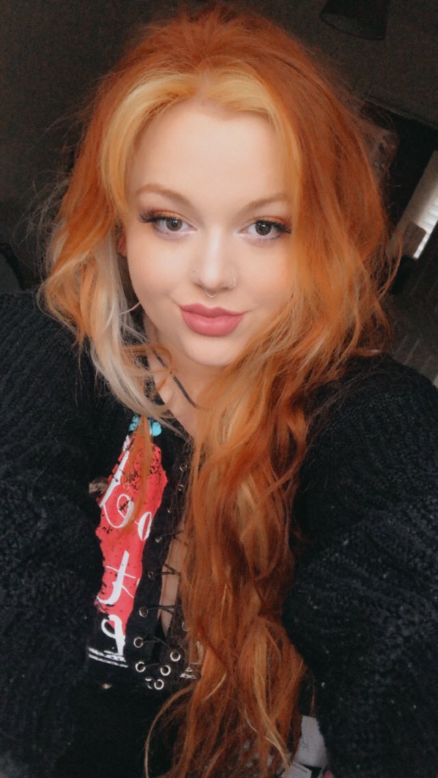 bthnslw's tweet photo. Wonky eyes &amp; flamethrower hair ☄️ https://t.co/TQ3iepHTdz
