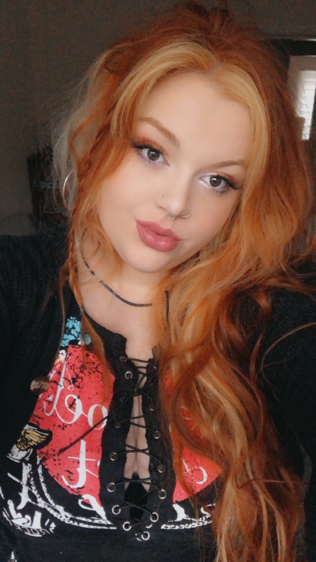 bthnslw's tweet photo. Wonky eyes &amp; flamethrower hair ☄️ https://t.co/TQ3iepHTdz