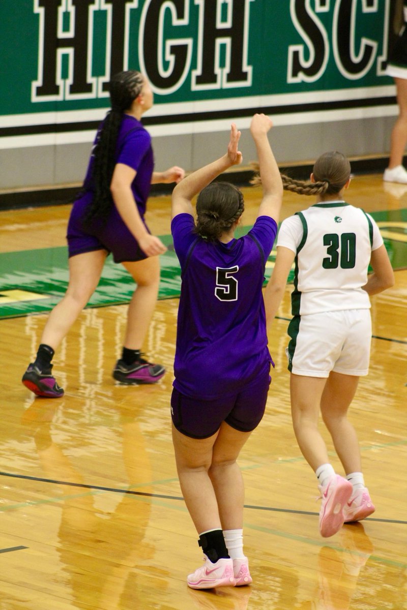 MHKSlamElite's tweet photo. Imani McGlory from Topeka West High School scored 19 in her first game of the season. Expect big things from the junior this season. Way to go Imani. #SLAMILY https://t.co/sj7JPrwrRa