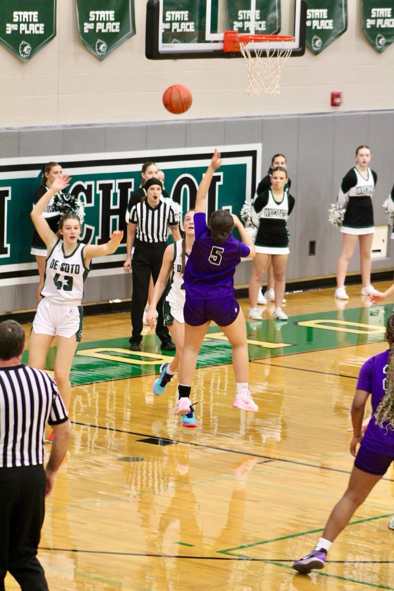 MHKSlamElite's tweet photo. Imani McGlory from Topeka West High School scored 19 in her first game of the season. Expect big things from the junior this season. Way to go Imani. #SLAMILY https://t.co/sj7JPrwrRa