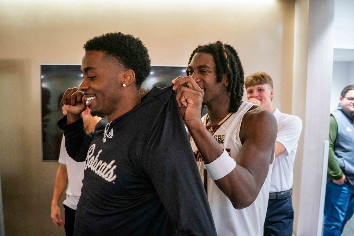 TXStateMBB's tweet photo. 𝙏𝙀𝙓𝘼𝙎 𝙎𝙏𝘼𝙏𝙀 𝙎𝙀𝙍𝙑𝙀𝙎 𝙐𝙋 𝘼 𝙒𝙄𝙉, 
𝘾𝙊𝙊𝙆𝙄𝙉𝙂 𝙍𝙞𝙘𝙚 𝘼𝙏 𝙃𝙊𝙈𝙀! 😼

#EatEmUp | #Now https://t.co/lQnhnVXcCC