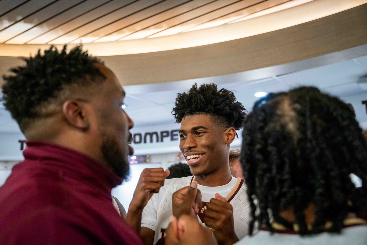 TXStateMBB's tweet photo. 𝙏𝙀𝙓𝘼𝙎 𝙎𝙏𝘼𝙏𝙀 𝙎𝙀𝙍𝙑𝙀𝙎 𝙐𝙋 𝘼 𝙒𝙄𝙉, 
𝘾𝙊𝙊𝙆𝙄𝙉𝙂 𝙍𝙞𝙘𝙚 𝘼𝙏 𝙃𝙊𝙈𝙀! 😼

#EatEmUp | #Now https://t.co/lQnhnVXcCC