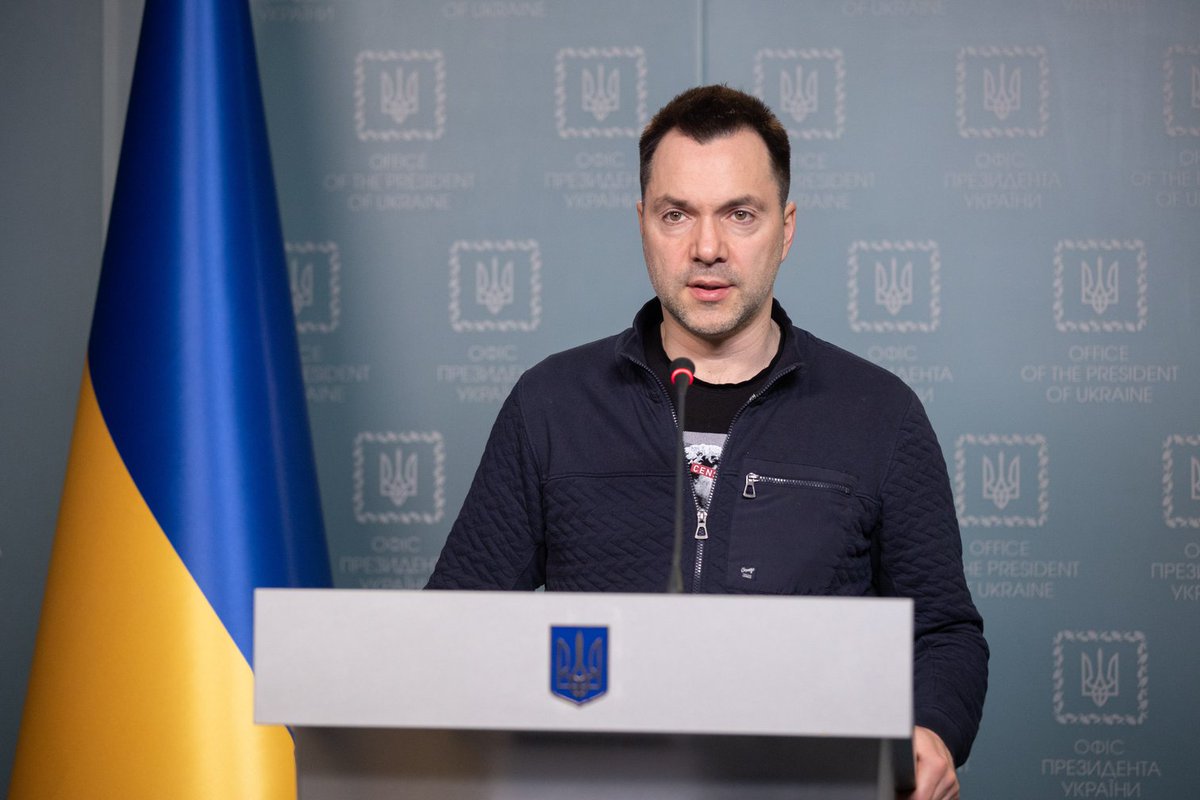 BowesChay's tweet photo. Western media won't tell you this

Tens of thousands of Ukrainians are leaving Ukriane and returning to cities like Mariupol to live under Russian government rather than remain in the Dictator Zelenskys regime. 

"Everything is moving towards the fact that we will have to declare Zelensky's regime more cannibalistic towards Ukraine than the Russians" 

Said Alexei Arestovich ex presidential advisor to Zelensky 

"Everything is heading in that direction, the fact that people are leaving for Mariupol. Ukrainians who have lived in Ukraine are leaving for Mariupol"