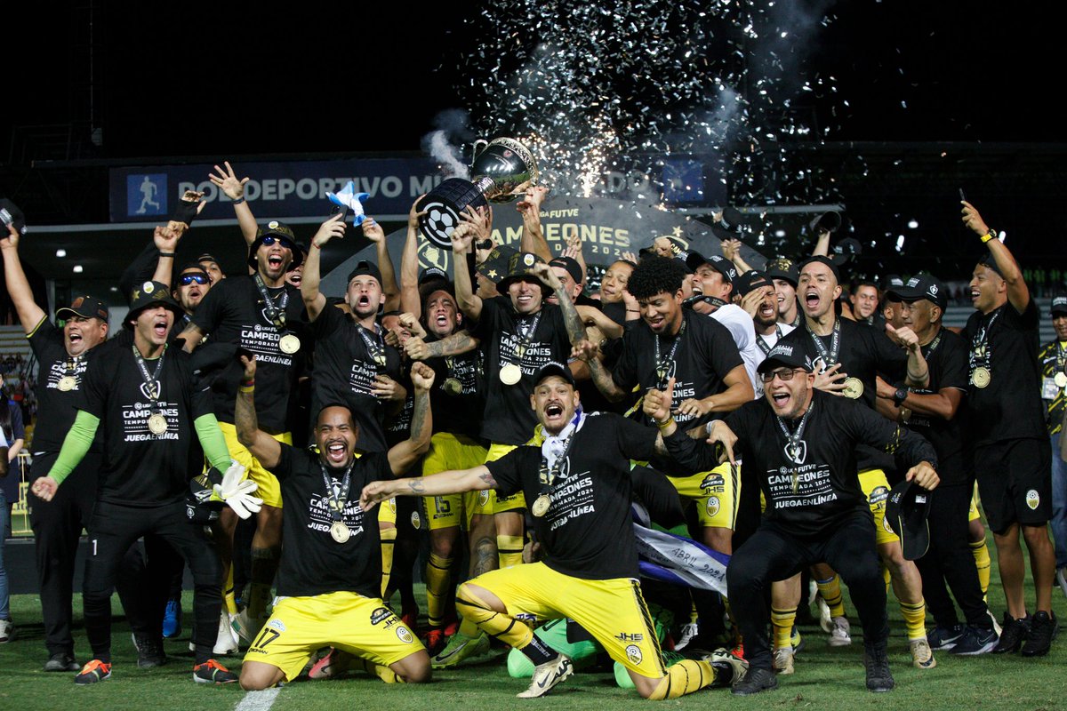 ¡Felicidades para <a href="/DvoTachira/">Deportivo Táchira FC</a> por consagrarse campeón de la <a href="/LigaFUTVE/">Liga Banco de Venezuela</a>! 🏆🇻🇪

📸 <a href="/LigaFUTVE/">Liga Banco de Venezuela</a> 

#CreeEnGrande