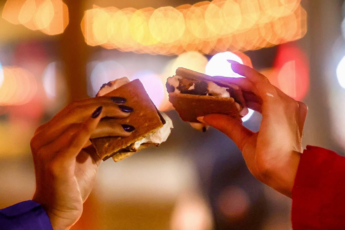 Get ready to toast up some holiday magic! Starting this Thursday, Peppermint Parkway will be open every day through Dec 29. Make s’more memories with us at PeppermintParkway.com