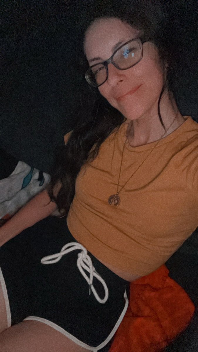 brandyykay98's tweet photo. Just something to post💛 https://t.co/Zp03R5zImu
