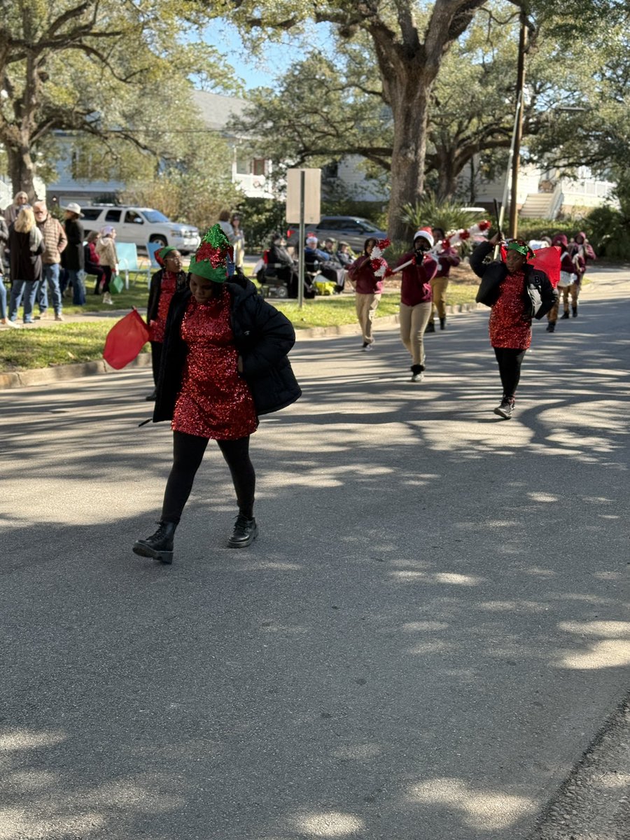 MISTER_B_Cohens's tweet photo. Proud is an understatement! Our marching bengals were invited to participate in 3 holiday events this weekend and they showed up and they showed out! #creativeandperformingarts #magnetschoolsofamerica #TeamGCSD https://t.co/JofcZHS3FF