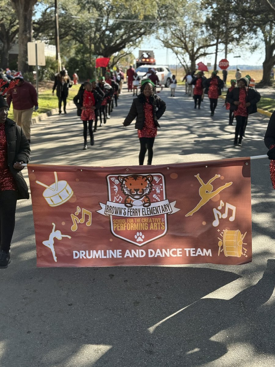 MISTER_B_Cohens's tweet photo. Proud is an understatement! Our marching bengals were invited to participate in 3 holiday events this weekend and they showed up and they showed out! #creativeandperformingarts #magnetschoolsofamerica #TeamGCSD https://t.co/JofcZHS3FF