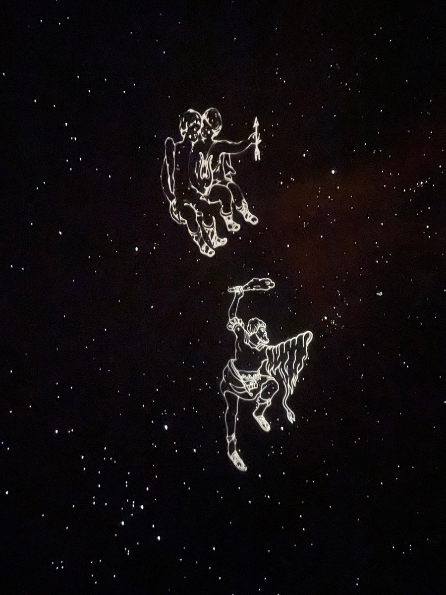 kashiwap's tweet photo. 12/7と12/8に、のだてんが星のお話をしてくれました。冬の星空、古代メソポタミアのお話、南半球の星空・・普段の柏プラネタリウムと違う雰囲気の素晴らしい時間でした🌟 https://t.co/l4KHlcOxWG