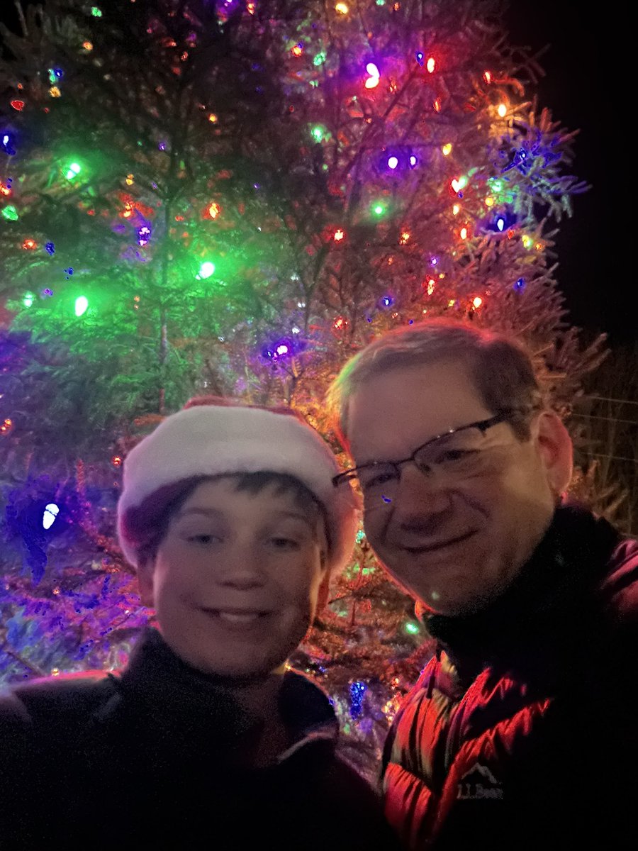 JasonBuchsbaum's tweet photo. Had a great time at Southbury’s Be The Light Holiday Celebration last night.  Thanks to Parks and Rec and the countless volunteers involved in making the evening a success. https://t.co/bpbreVhpOr