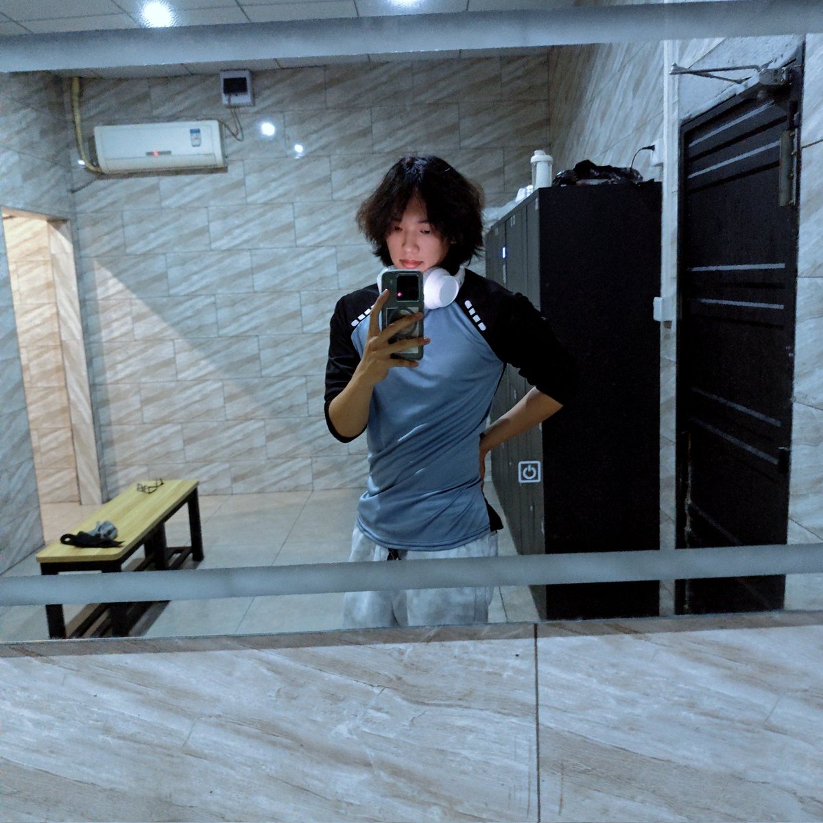 mmm1892171's tweet photo. 期待有一天能创飞老板跟她没用的亲戚（打工人的怨气）#健身 #四爱 https://t.co/mwOE2bpq8F