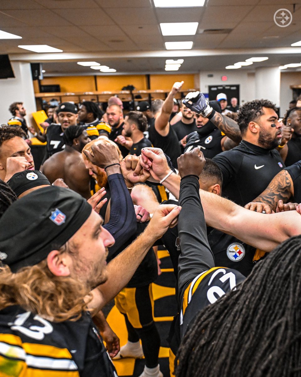 steelers's tweet photo. Together ✊ https://t.co/T4V5YbLcBf