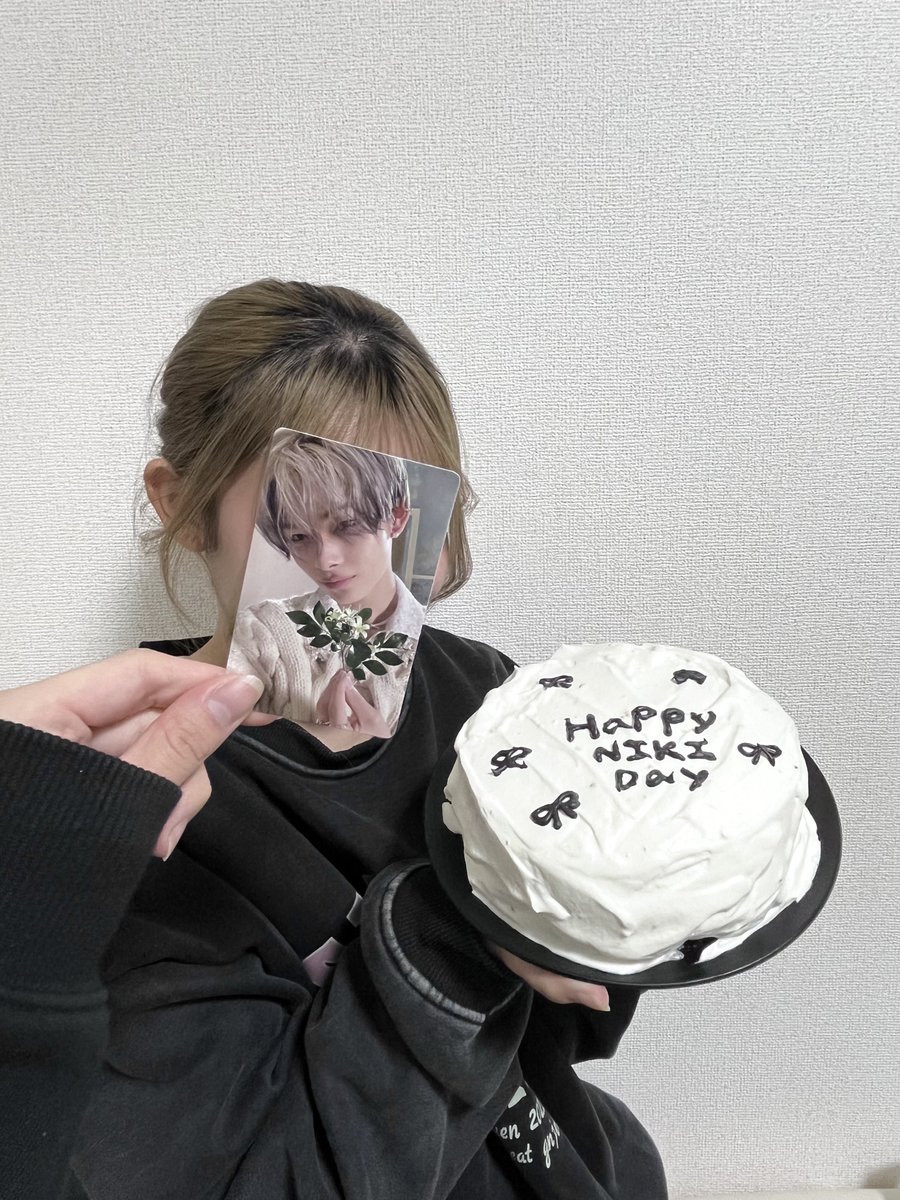 大好きなニキお誕生日おめでとう🤍
#HAPPY_NI_KI_DAY 
#잘자란_우리_니키_생일축하해
#엔진의_영원한_막둥이_아기오리