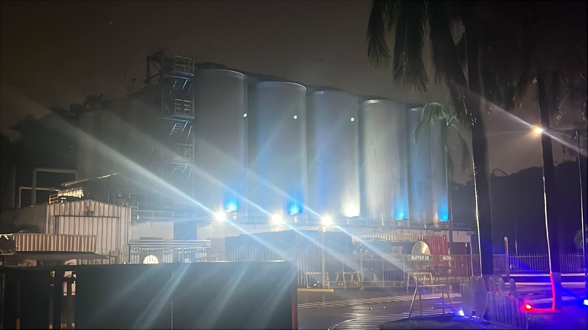 CGutierrezHN's tweet photo. Paralizadas las plantas productoras de la Cervecería Hondureña por conflictos con empleados.

De no reanudarse la producción, podría haber desabastecimiento de productos a nivel nacional. 👇 https://t.co/kX22QtBS4K